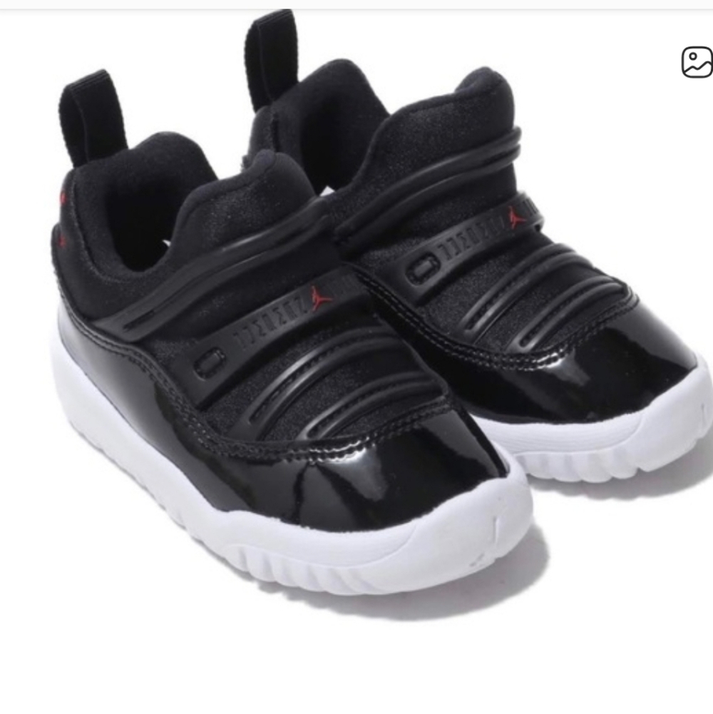 Jordan Kids Black and White Slip-On Sneakers